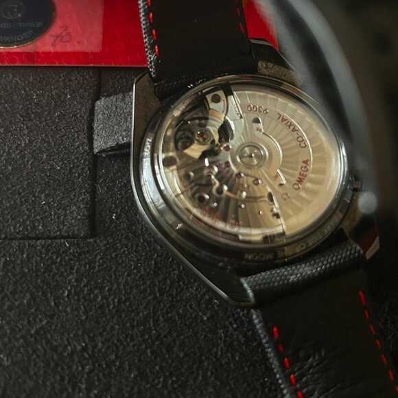 Omega Speedmaster Dark Side Of The Moon Moonwatch - Picture 4 of 8